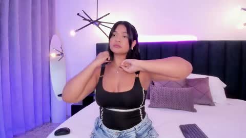 Snapshot of alaiia7 chatting on April 18, 2026, 7:40 pm Alaia online show from April 18, 2026, 7:40 pm