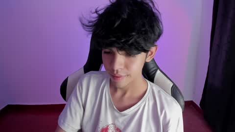 Snapshot of alan18n chatting on December 3, 2024, 2:49 pm alan18n online show from December 3, 2024, 2:49 pm