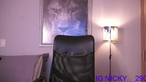 alan_morrys online show from April 21, 2026, 2:51 am