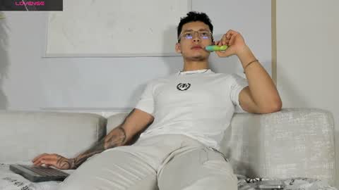 alan_salazar online show from June 18, 2026, 5:39 pm