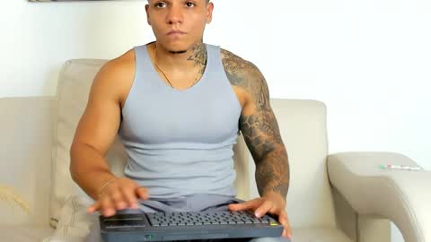 alan_vitori online show from April 15, 2026, 12:39 am