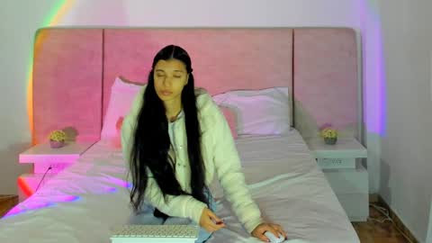 Snapshot of alana__get chatting on January 2, 2025, 3:37 am online show from January 2, 2025, 3:37 am