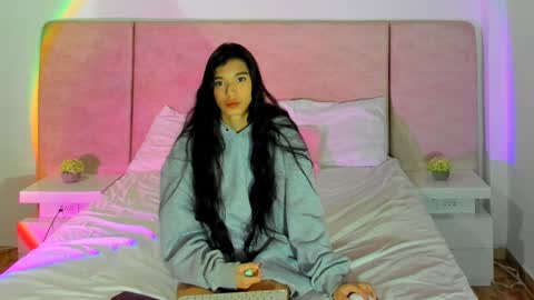 Snapshot of alana__get chatting on January 2, 2025, 6:40 am online show from January 2, 2025, 6:40 am