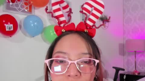 Snapshot of alana_jansen chatting on December 7, 2024, 5:26 am Alana online show from December 7, 2024, 5:26 am