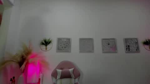 Snapshot of alana_jansen chatting on December 14, 2024, 4:12 am Alana online show from December 14, 2024, 4:12 am