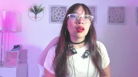 Snapshot of alana_jansen chatting on January 15, 2025, 4:25 am Alana online show from January 15, 2025, 4:25 am