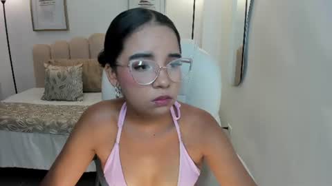 Snapshot of alana_martiins chatting on June 21, 2026, 3:42 am alana online show from June 21, 2026, 3:42 am