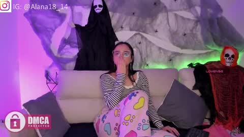 alana_pherson online show from October 5, 2025, 8:23 am