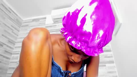 Alana online show from February 21, 2025, 6:37 pm