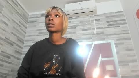 Alana online show from September 20, 2025, 6:42 pm