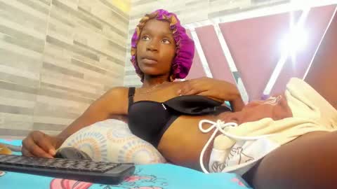 Alana online show from October 3, 2025, 6:49 pm