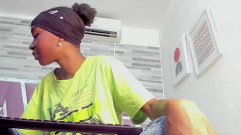 Alana online show from October 29, 2025, 6:42 pm