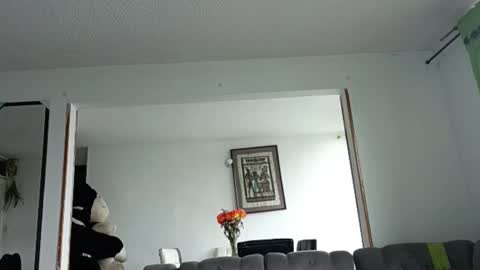 isabella online show from March 3, 2025, 4:46 pm