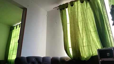 isabella online show from September 9, 2025, 11:21 am