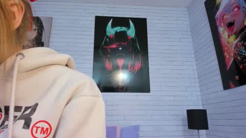 Snapshot of alanahell_ chatting on February 16, 2026, 9:00 pm ALANA online show from February 16, 2026, 9:00 pm