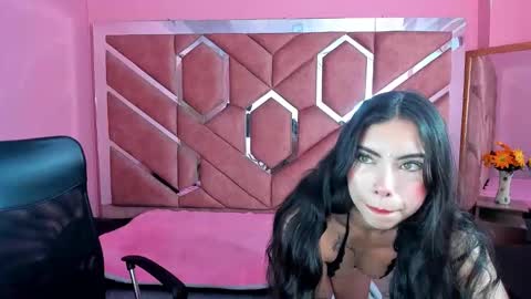 Alana hot online show from September 23, 2025, 3:42 am