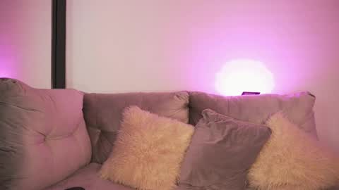 Alanna online show from April 10, 2026, 4:28 am