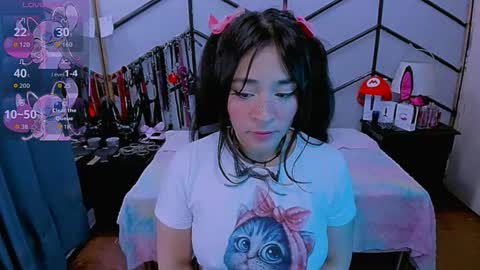 Snapshot of alanaluke chatting on November 19, 2025, 7:47 pm Alana online show from November 19, 2025, 7:47 pm