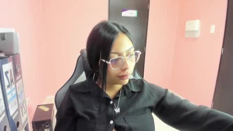 alanapetterson online show from January 30, 2025, 2:58 pm