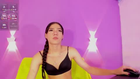 Alanaa Rosee  online show from September 29, 2025, 1:05 pm