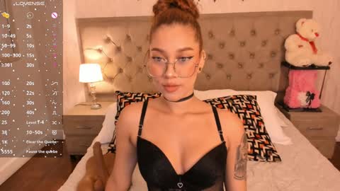 Snapshot of alanaxbrown chatting on December 17, 2024, 12:11 pm Tell me Alana online show from December 17, 2024, 12:11 pm