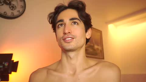 idenavarre online show from December 28, 2024, 10:13 pm