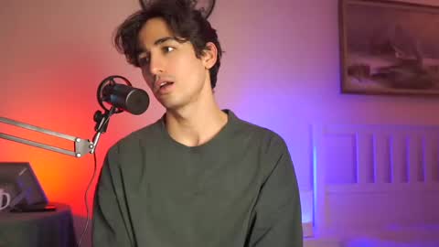 idenavarre online show from January 13, 2025, 9:52 pm