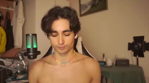 idenavarre online show from January 28, 2025, 10:23 pm