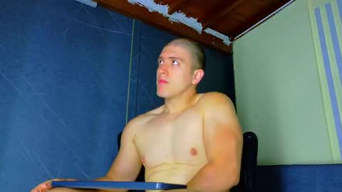 Snapshot of alanferrer chatting on April 22, 2026, 10:39 am Alan Ferrer online show from April 22, 2026, 10:39 am