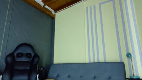 Snapshot of alanferrer chatting on April 25, 2026, 10:29 am Alan Ferrer online show from April 25, 2026, 10:29 am