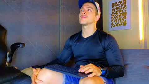Snapshot of alanferrer chatting on July 3, 2026, 10:21 am Alan Ferrer online show from July 3, 2026, 10:21 am