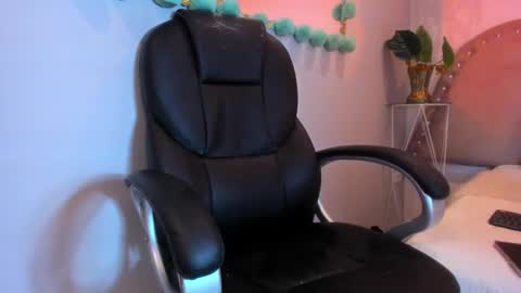 alanna_blaze online show from October 17, 2025, 12:41 pm