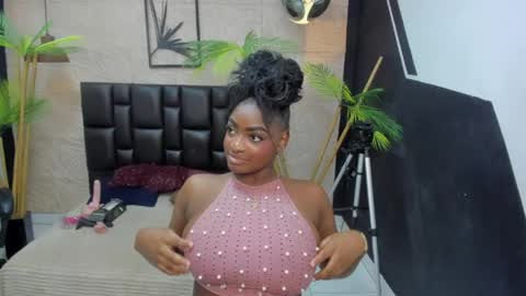 Snapshot of alanna_bonny chatting on June 3, 2026, 5:07 pm Alanna online show from June 3, 2026, 5:07 pm