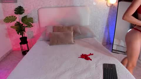 Snapshot of alannarouge chatting on February 10, 2026, 12:09 pm alannarouge online show from February 10, 2026, 12:09 pm