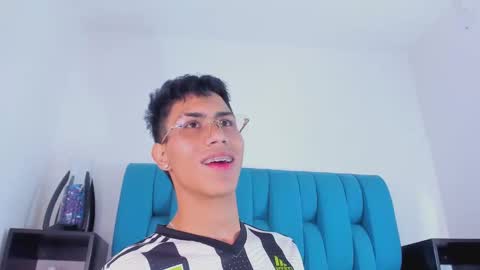 alannaughty_ online show from January 10, 2025, 10:57 pm