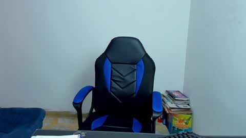 Snapshot of alayasmile chatting on January 18, 2025, 5:48 pm Alaya online show from January 18, 2025, 5:48 pm