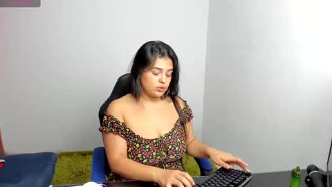 Snapshot of alayasmile chatting on March 7, 2025, 1:20 am Alaya online show from March 7, 2025, 1:20 am