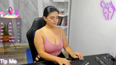 Snapshot of alayasmile chatting on October 6, 2025, 3:04 am Alaya online show from October 6, 2025, 3:04 am