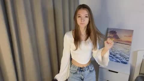 Lola online show from October 27, 2025, 3:10 am