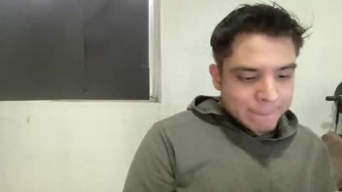 Snapshot of alber753713 chatting on June 17, 2026, 11:38 pm alber753713 online show from June 17, 2026, 11:38 pm