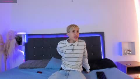 Snapshot of ale_cruzz chatting on June 9, 2026, 7:36 pm ale_cruzz online show from June 9, 2026, 7:36 pm