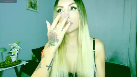 Snapshot of ale_love_ chatting on July 23, 2026, 2:42 am ALE LOVE online show from July 23, 2026, 2:42 am