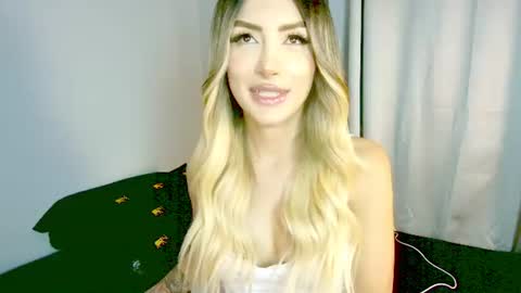 Snapshot of ale_love_ chatting on July 31, 2026, 1:27 am ALE LOVE online show from July 31, 2026, 1:27 am