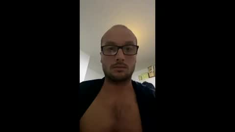 Snapshot of aleadr chatting on December 6, 2024, 7:01 pm aleadr online show from December 6, 2024, 7:01 pm