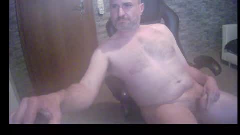 Snapshot of alec_tronic chatting on April 20, 2026, 6:31 pm alec_tronic online show from April 20, 2026, 6:31 pm