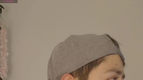 ALEC ANDREWS online show from November 25, 2025, 9:26 pm