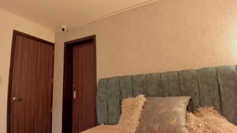 Aleera online show from March 23, 2026, 8:24 pm