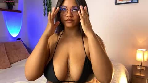 Aleia online show from October 31, 2025, 12:22 am