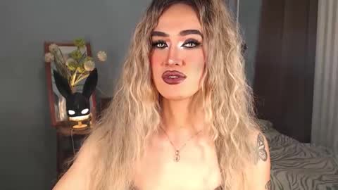 Snapshot of aleinacroft chatting on October 5, 2025, 1:37 am aleinacroft online show from October 5, 2025, 1:37 am