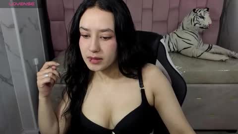 aleja online show from November 9, 2025, 12:47 pm